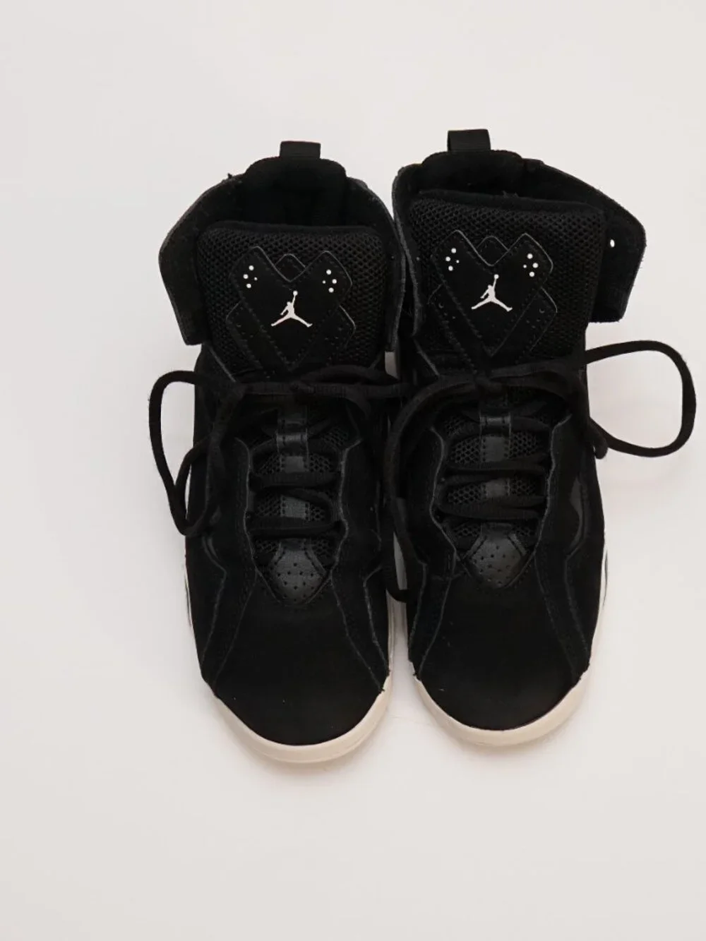 Jordan True Flight Youth Size 3Y – Black/Gray Lace Up High Top Shoes